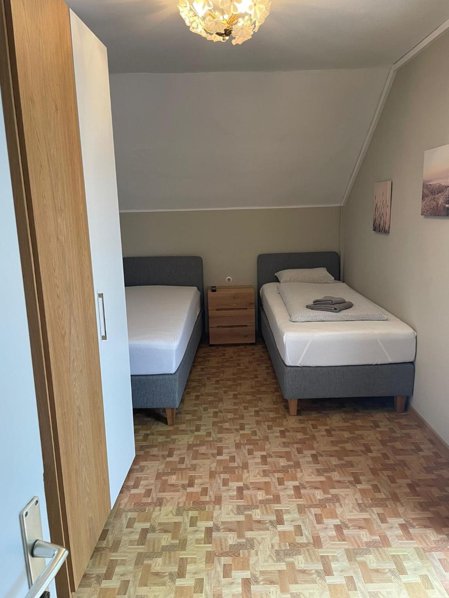 Gasthof Mit Seeterasse & Appartements Zur Landeroith Weyregg Ngoại thất bức ảnh