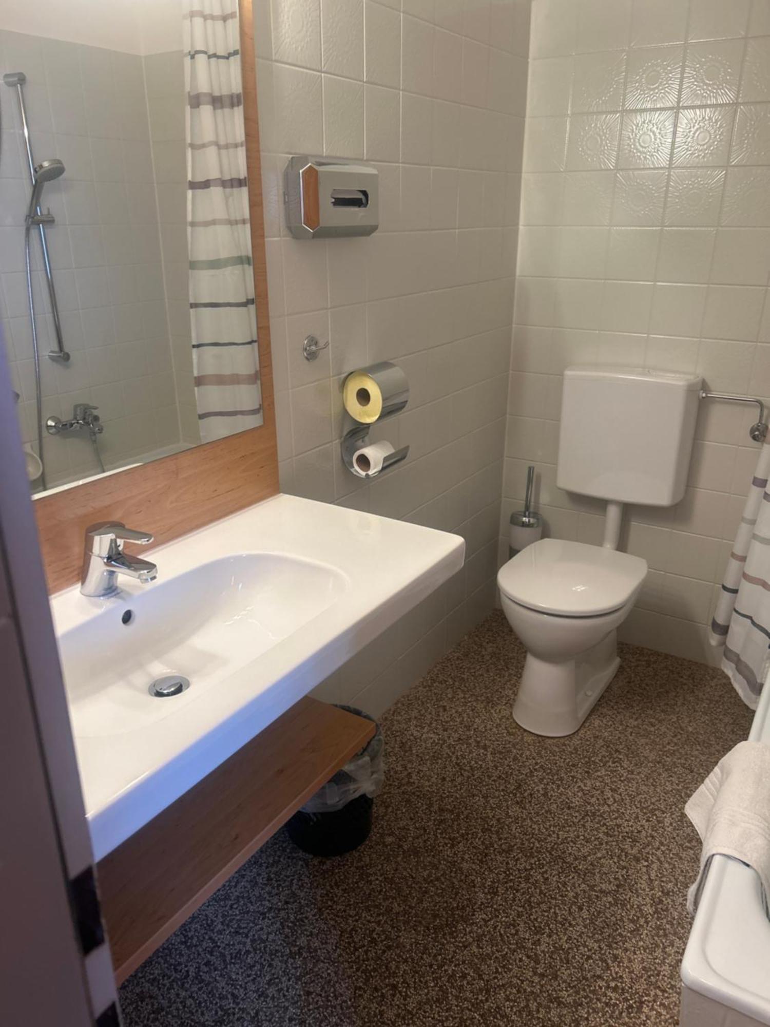Gasthof Mit Seeterasse & Appartements Zur Landeroith Weyregg Ngoại thất bức ảnh
